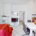 Апартаменти Amazing In With Wifi Руаян