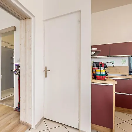 1 Bedroom Cozy Apartment In Royan Appartamento